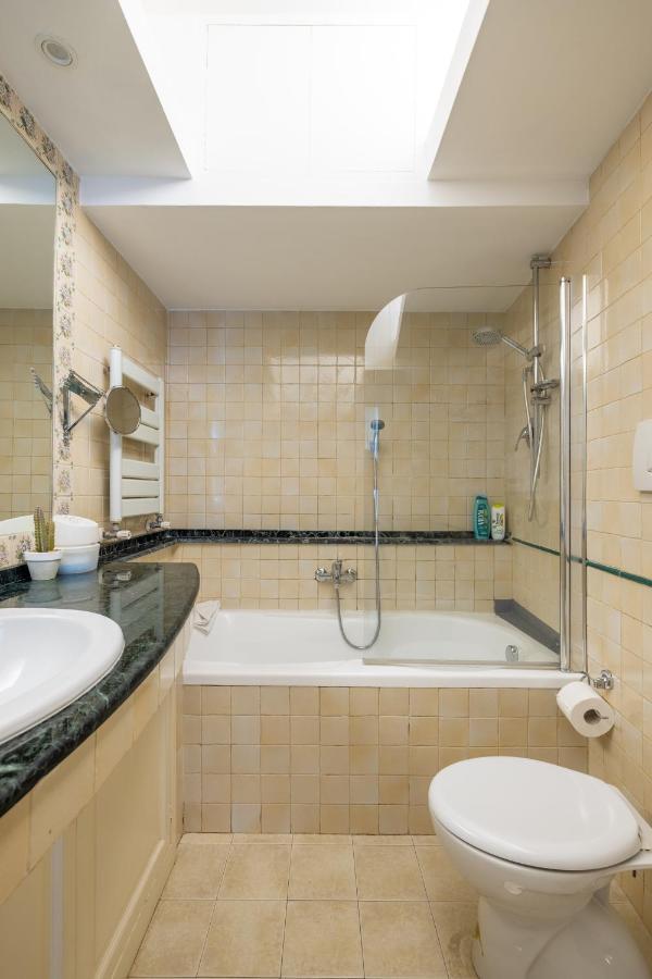 Charming Apartment With Patio A Few Steps From Colosseum Esterno foto